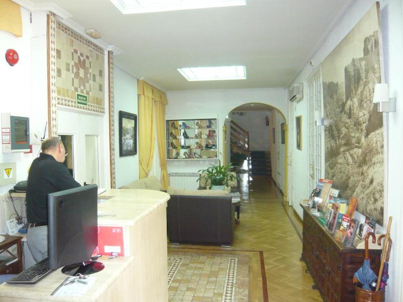Hostal Triana - image 5