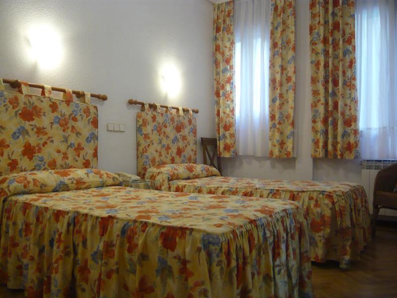 Hostal Triana - image 15