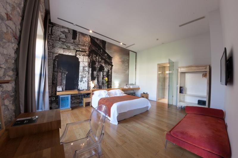 Junior Suite with Spa Access image 2
