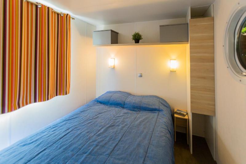 Three-Bedroom Mobile Home image 2