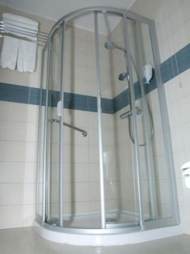 One-Bedroom Apartment image 3
