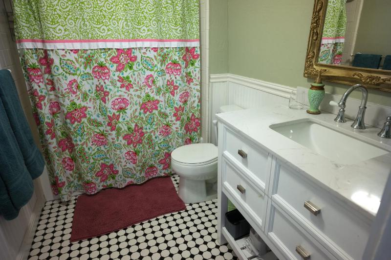 Deluxe Double Room with Bath image 2