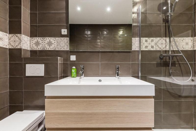 One-Bedroom Apartment - Fernand image 3