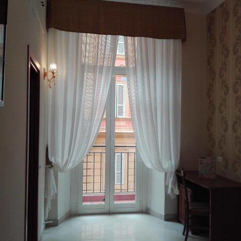 Deluxe Double or Twin Room image 3