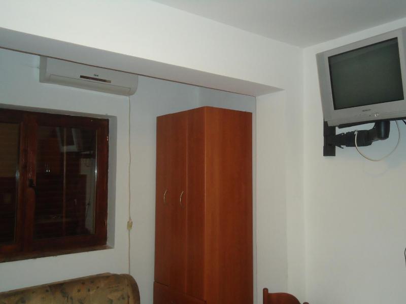 Studio - Ground Floor image 4