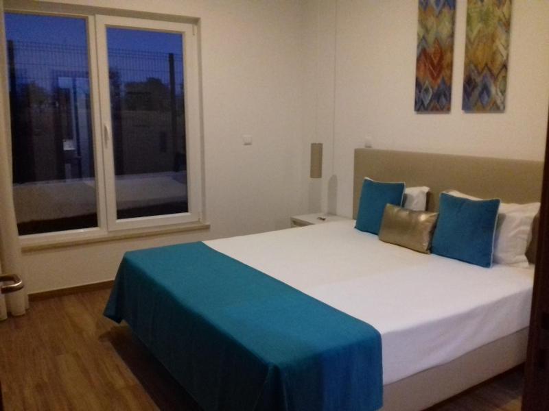 Small Double Room image 3