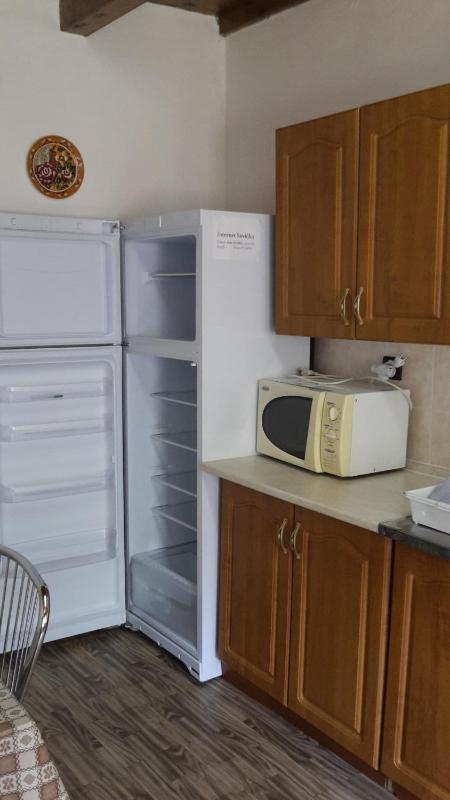 Economy Quadruple Room with Shared Bathroom image 4