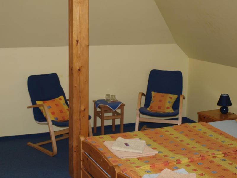 Double Room image 3