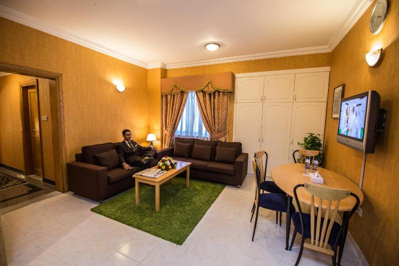 One-Bedroom Apartment image 3