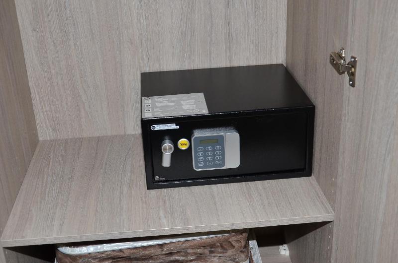 Double Room with Balcony (2 Adults + 1 Child) image 4