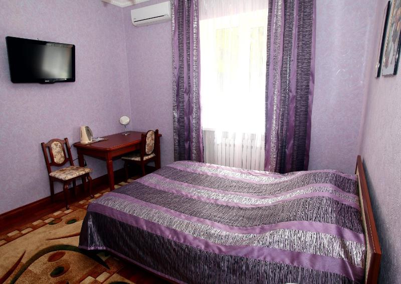 Double Room image 3