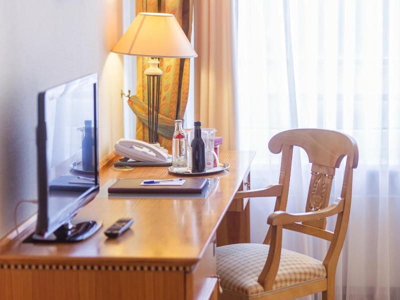 Standard Twin Room image 3