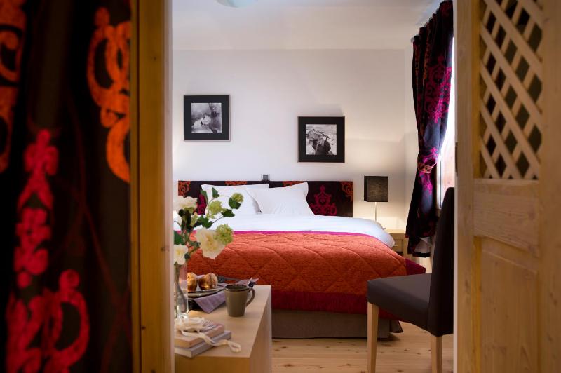 Three-Bedroom Apartment (8 Adults) with Spa Access image 4