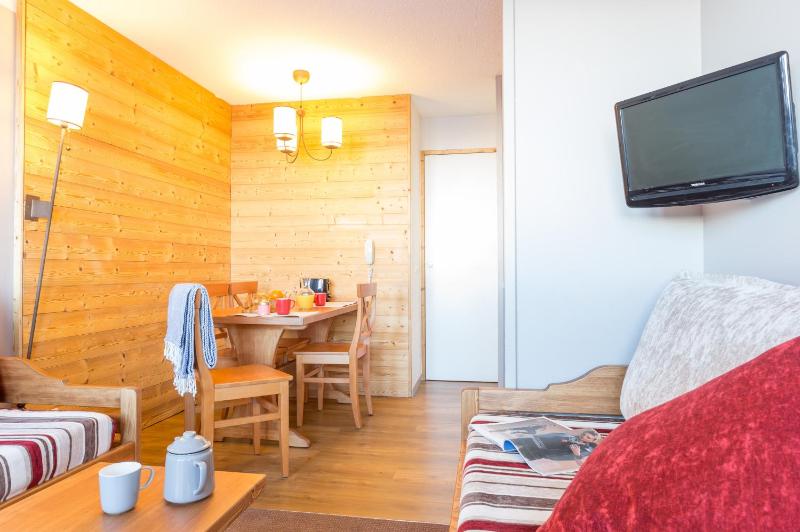 Studio with Sleeping Alcove and Mountain View (4 People) - South Side image 1
