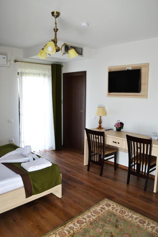 Double Room with Private Bathroom image 2