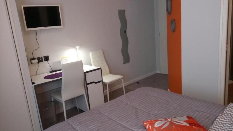 Double Room image 4