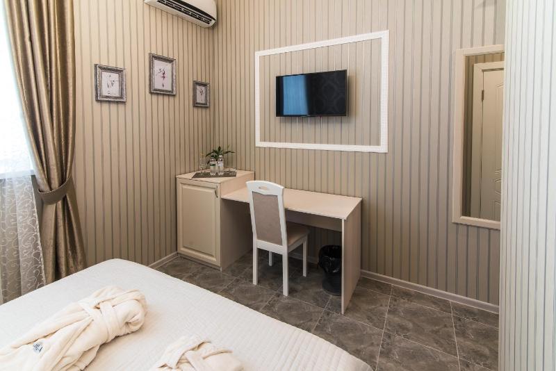 Superior Double Room image 3
