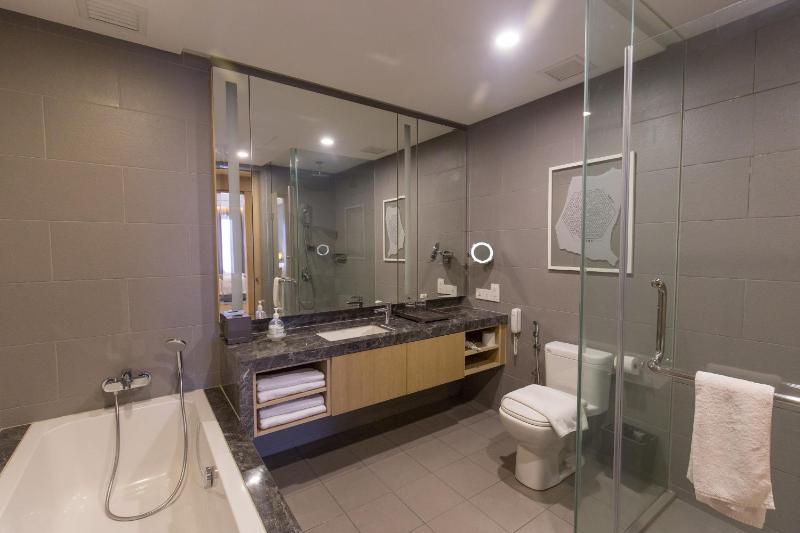 One-Bedroom Suite image 2