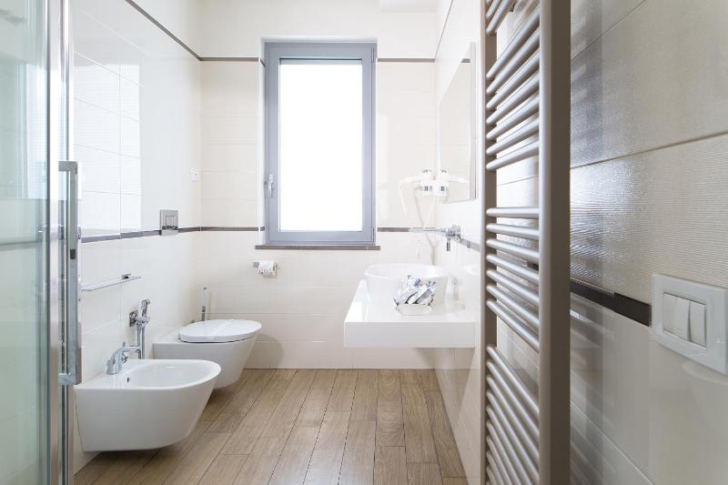 Triple Room with Balcony image 2