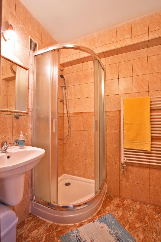 Standard Single Room image 3