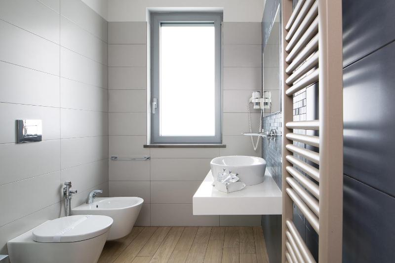 Double or Twin Room with Balcony image 4