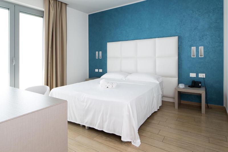 Double or Twin Room with Balcony image 1