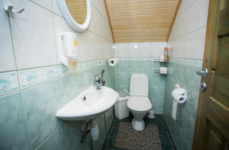 Twin Room with Shared Bathroom and Toilet in the Corridor image 3