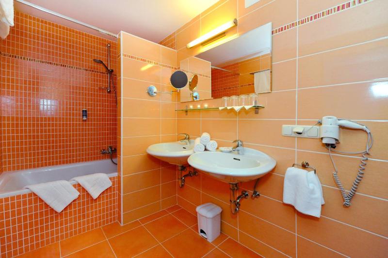 Suite with Balcony image 4