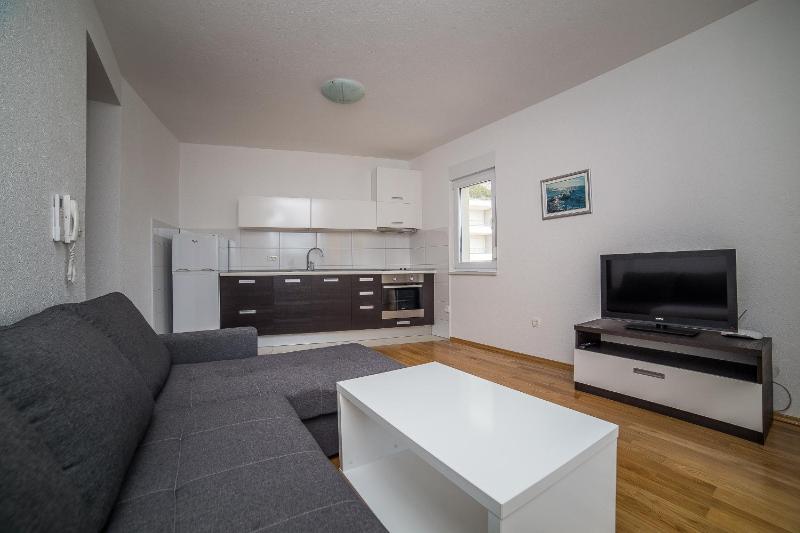 Green Olive Apartments - image 37