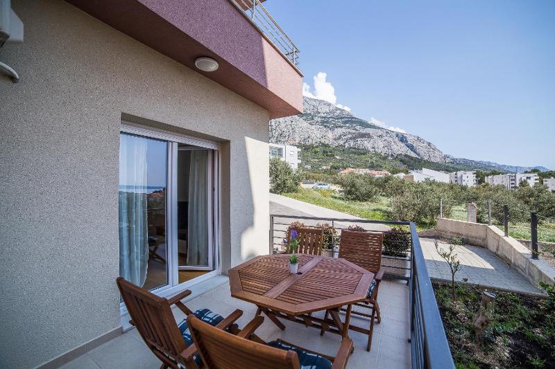 Green Olive Apartments - image 36