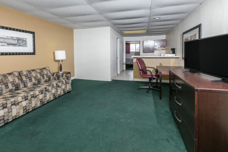 King Suite - Non Smoking image 3