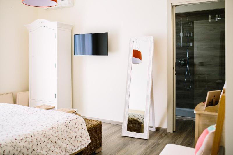 Double Room with Private Bathroom image 3
