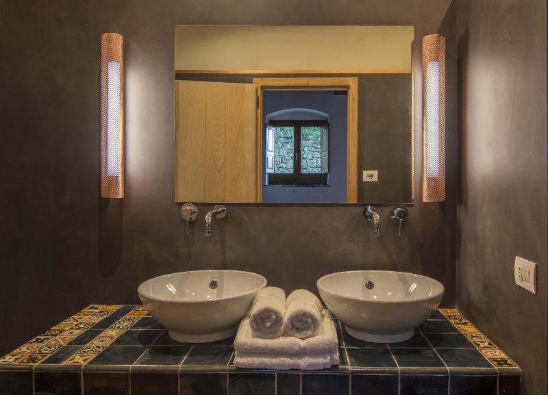 Double or Twin Room image 2