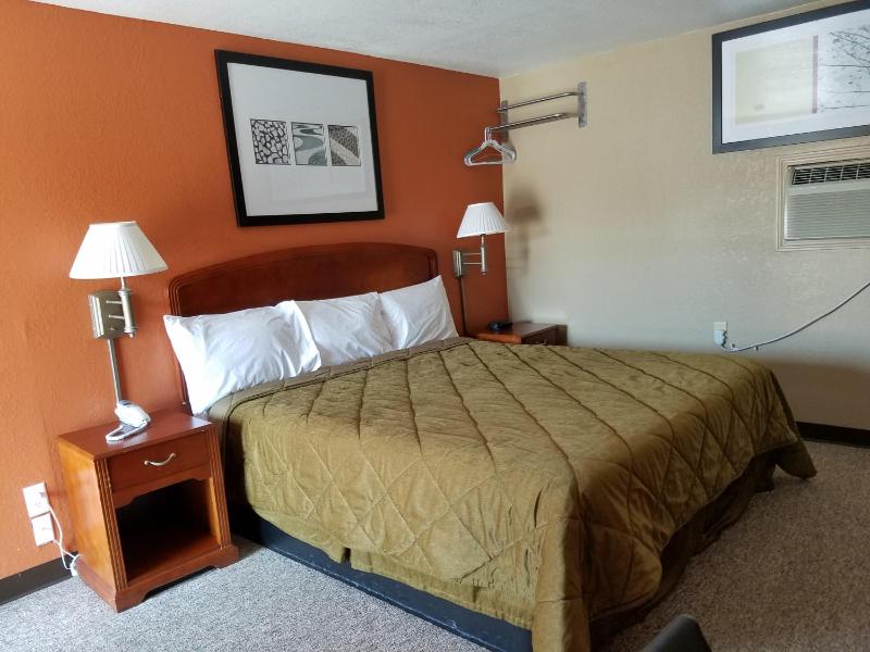 Deluxe King Room image 4