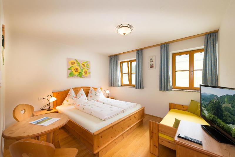 Double Room image 4