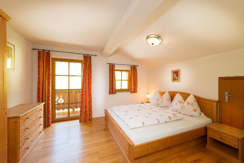 One-Bedroom Apartment image 2