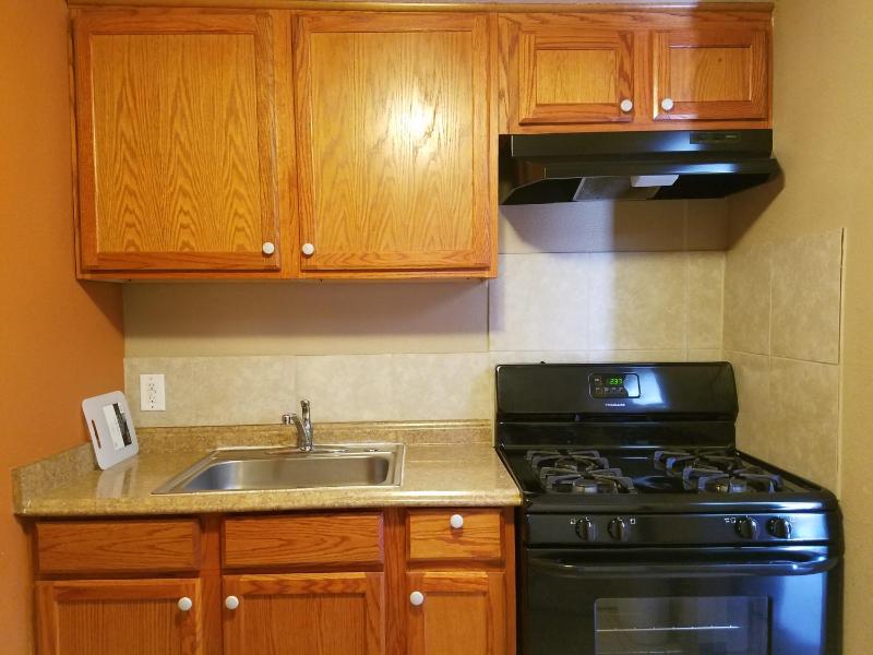 Deluxe Queen Room - with Kitchen image 2