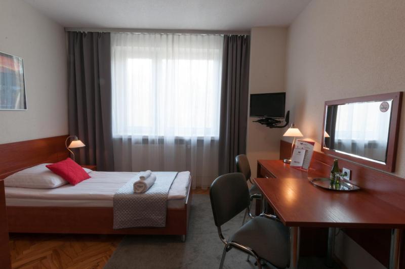 Premium Single Room image 4