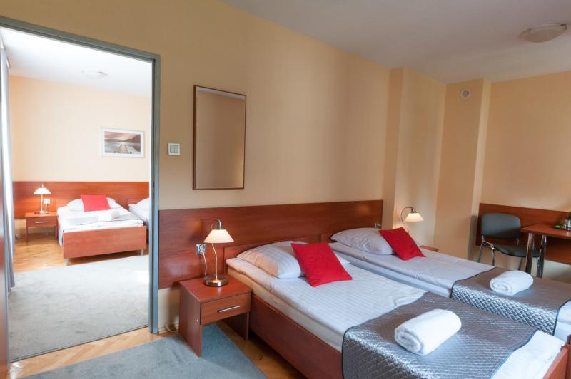 Premium Quadruple Room image 1