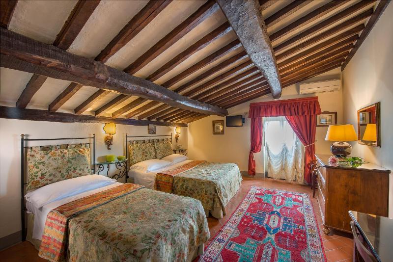 Triple Room image 4