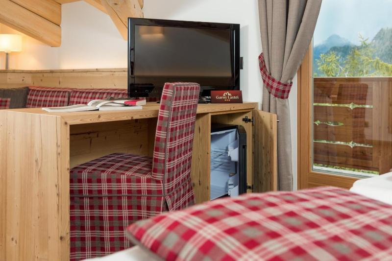 Large Double or Twin Room image 2