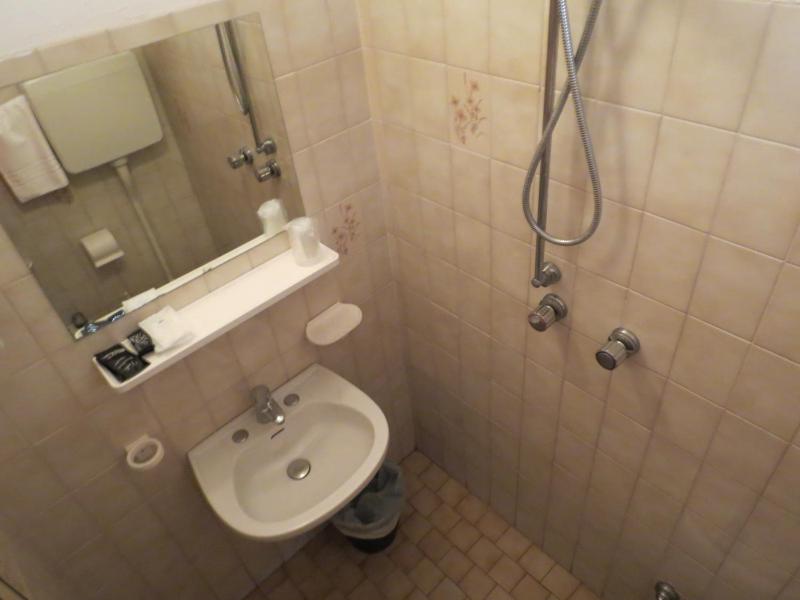 Economy Double or Twin Room image 1