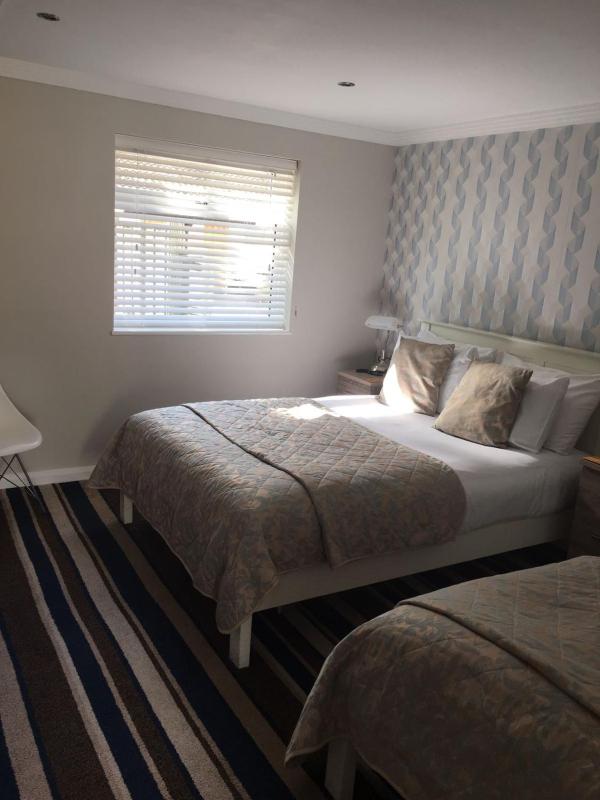 Family Room with Double and Single Beds image 3