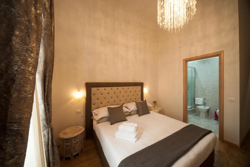 Double Room with Private Bathroom image 3