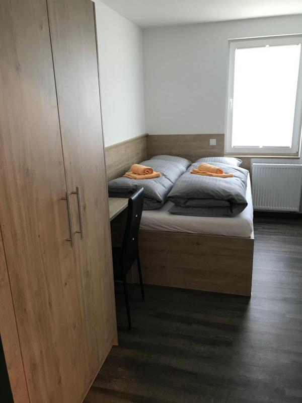 Standard Double Room image 4