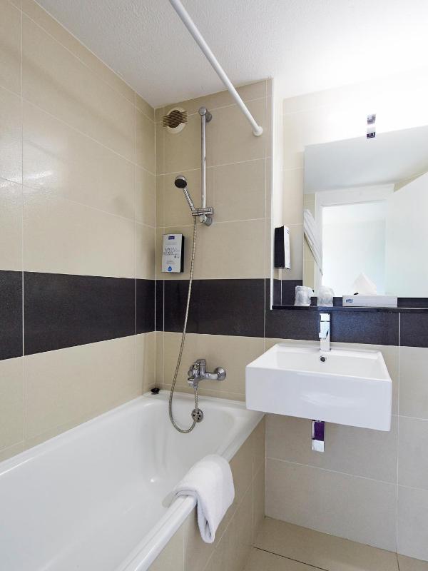 Quadruple Room image 1