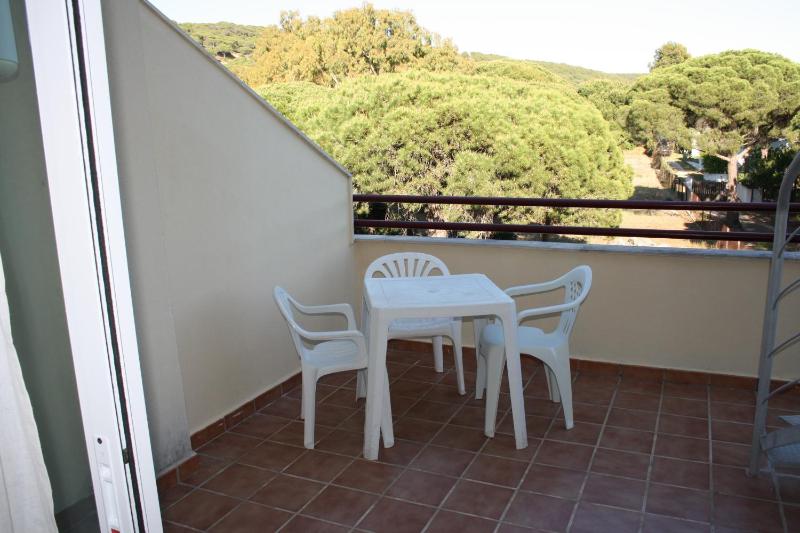 One-Bedroom Apartment image 3