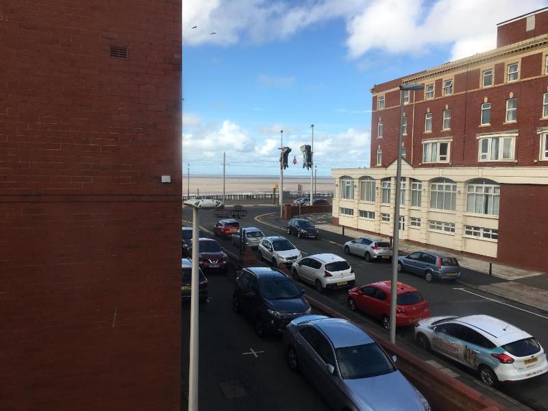 Apartment with Sea View image 2