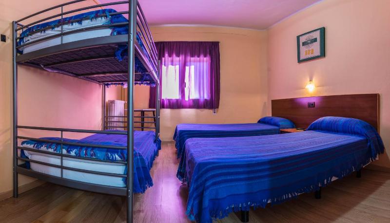 Quadruple Room with Private Bathroom image 4