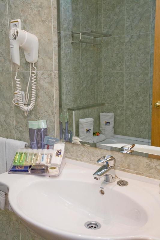 Double or Twin Room with Extra Bed (2 Adults + 1 Child) image 4
